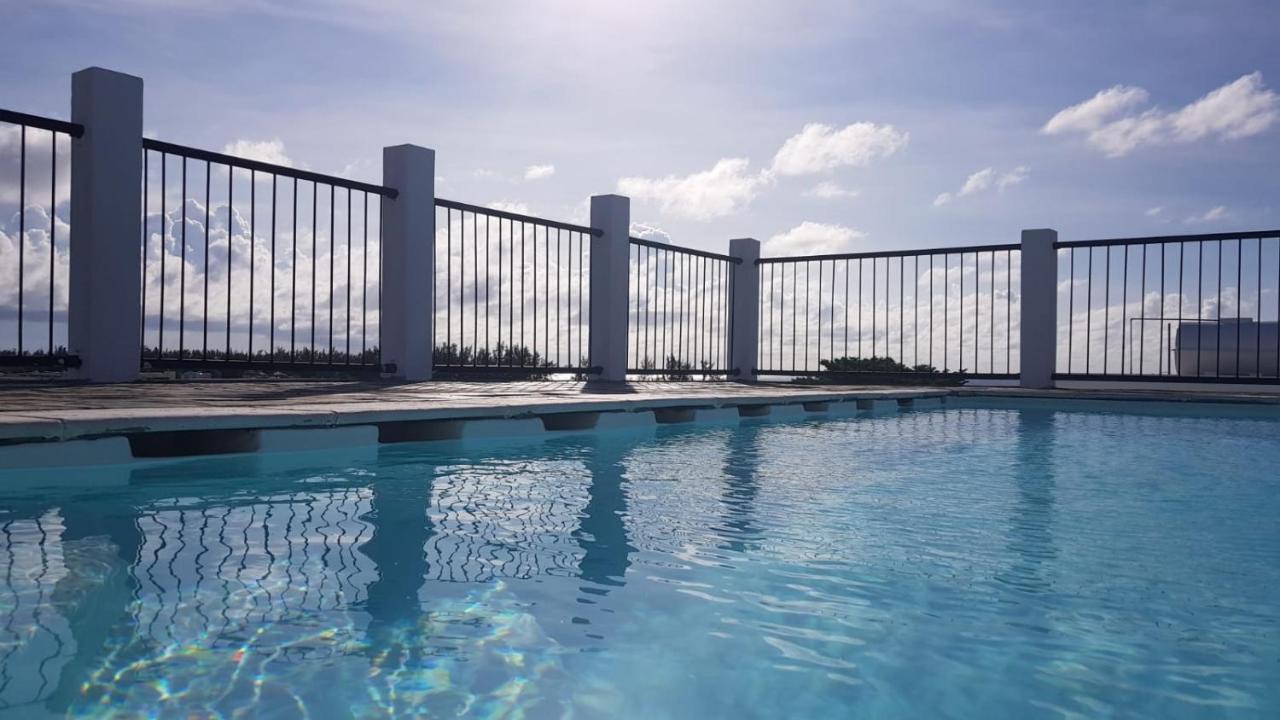Modernes Apartment & Pool Mit Mega Aussicht Flic en Flac Bagian luar foto