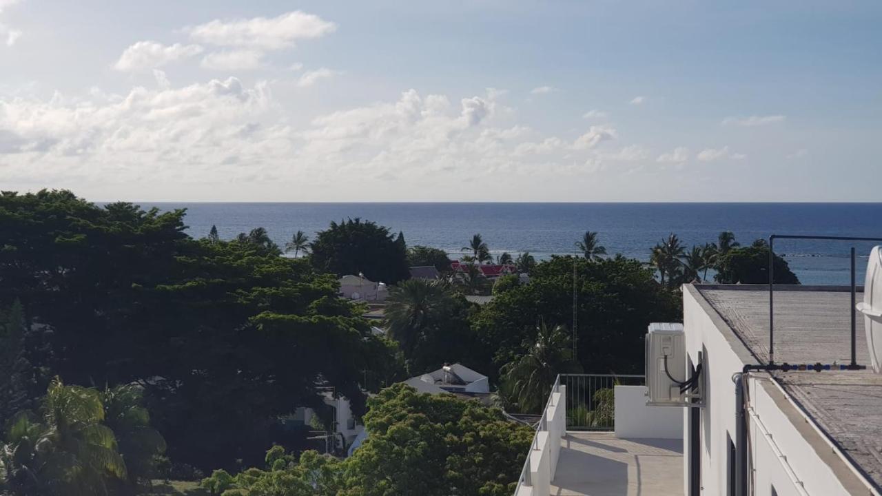 Modernes Apartment & Pool Mit Mega Aussicht Flic en Flac Bagian luar foto